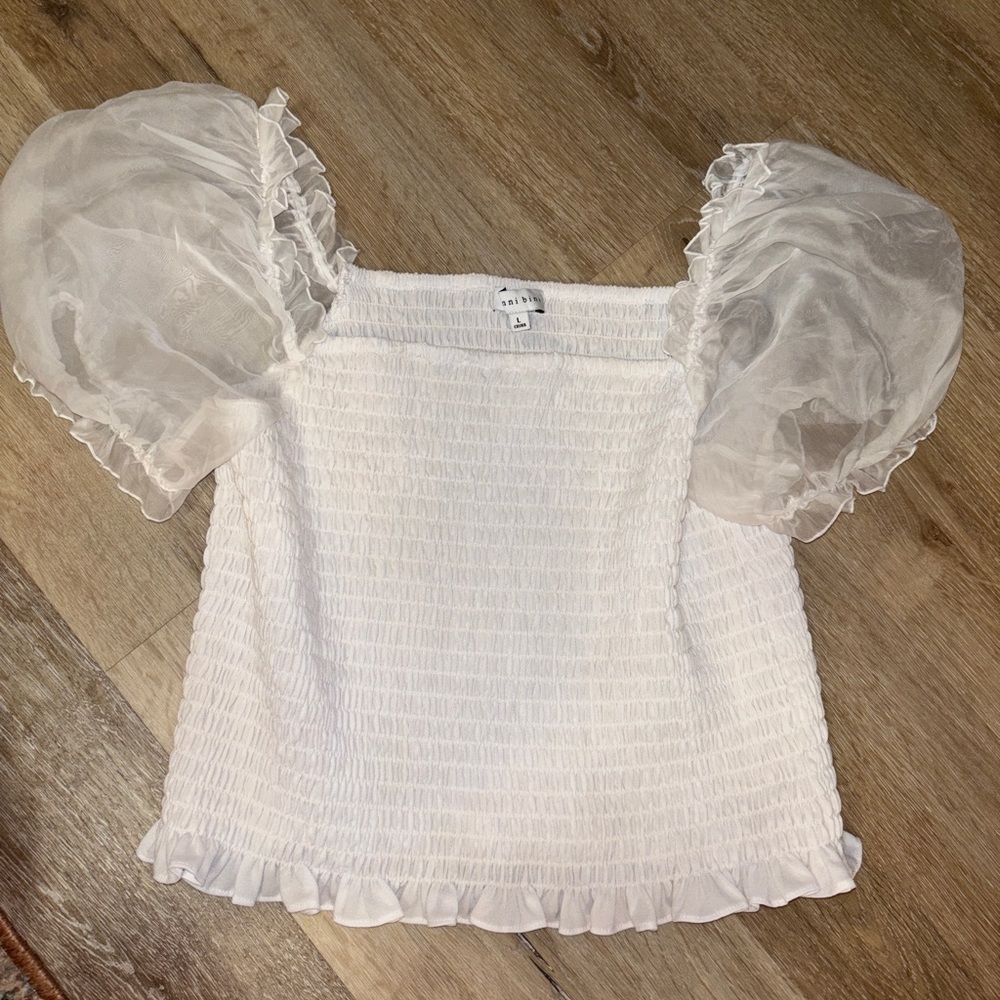 Gianni Bini White Puff Sleeve Top – Scrunchy Bodice – Large – Cottagecore Vibes